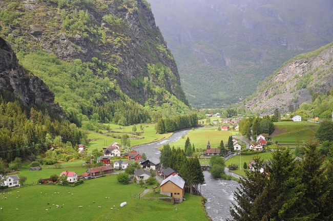 Sol de Medianoche y Fiordos Noruegos!!